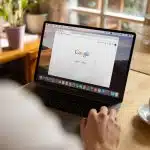 Accéder aux pages enregistrées par Google : astuce pratique !