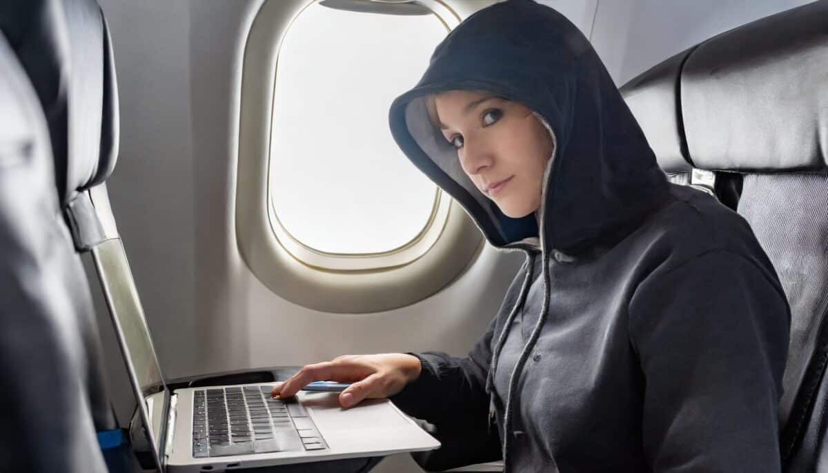 hacker dans un avion